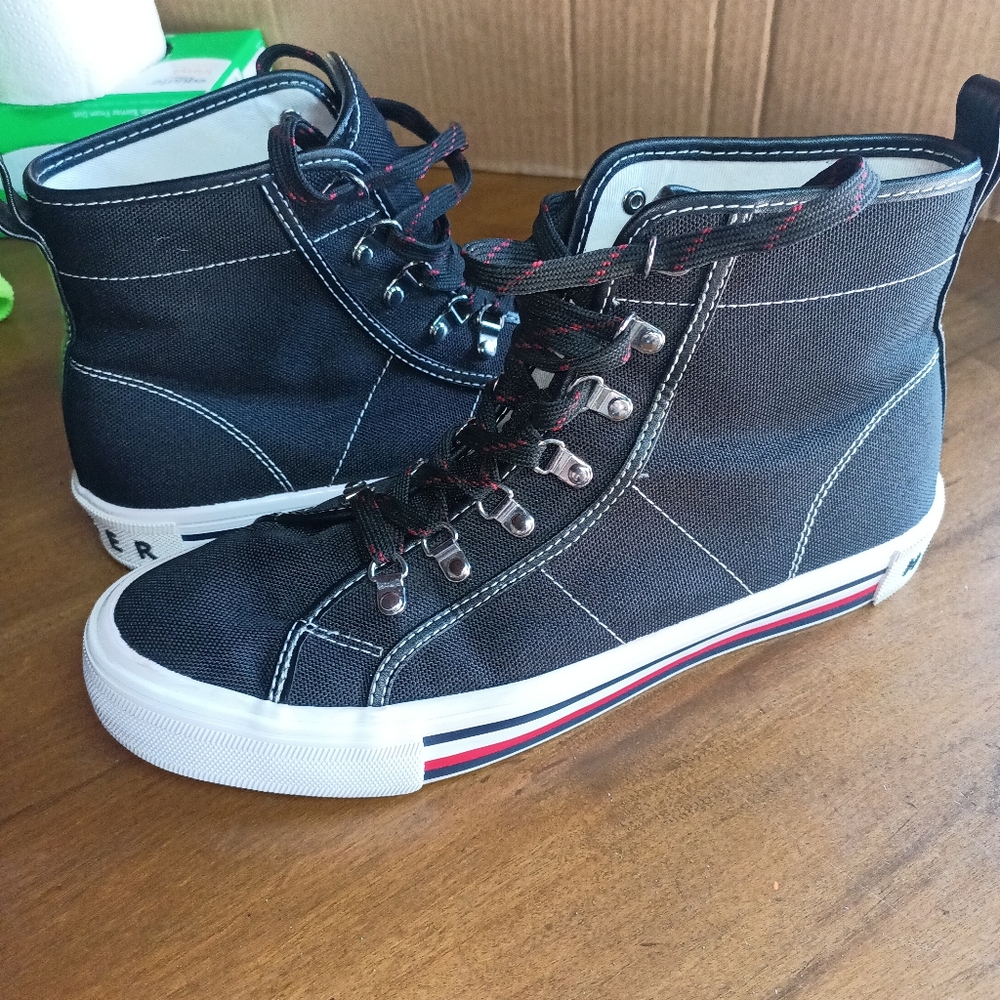 Women's TOMMY HILFIGER TW Hero SS Black Canvas Sneakers Size 9.5  M 25